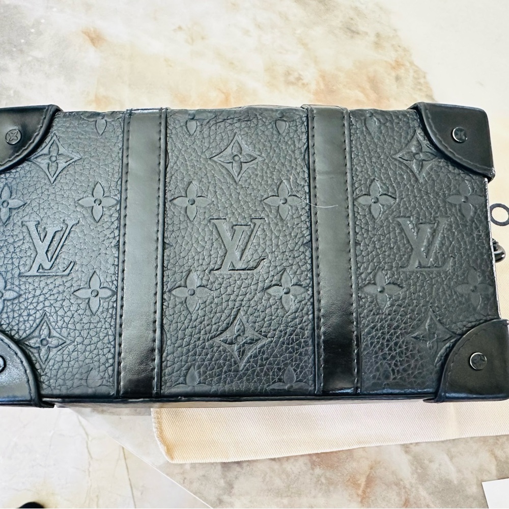Louis Vuitton Soft Trunk Wallet/Crossbody - Picture 5 of 16